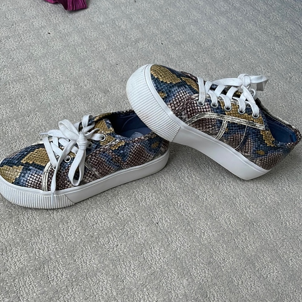 Steve Madden platform shoes size 6